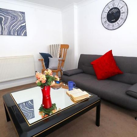 New Sunset Square Eastbourne 2 Bed Apartment, Long Stay Welcome Buitenkant foto