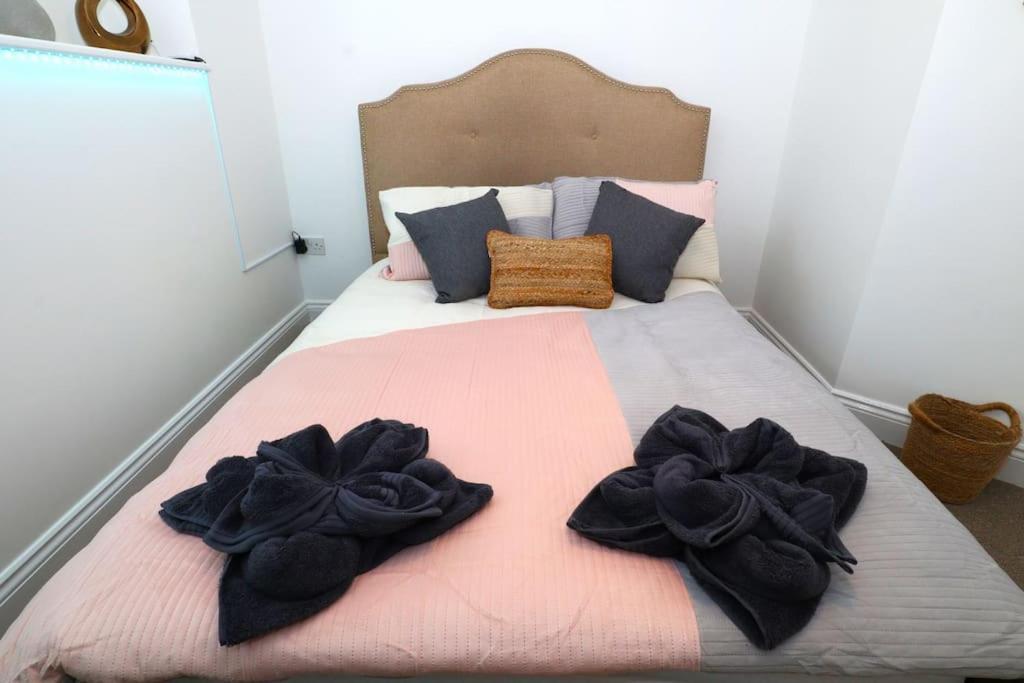 New Sunset Square Eastbourne 2 Bed Apartment, Long Stay Welcome Buitenkant foto