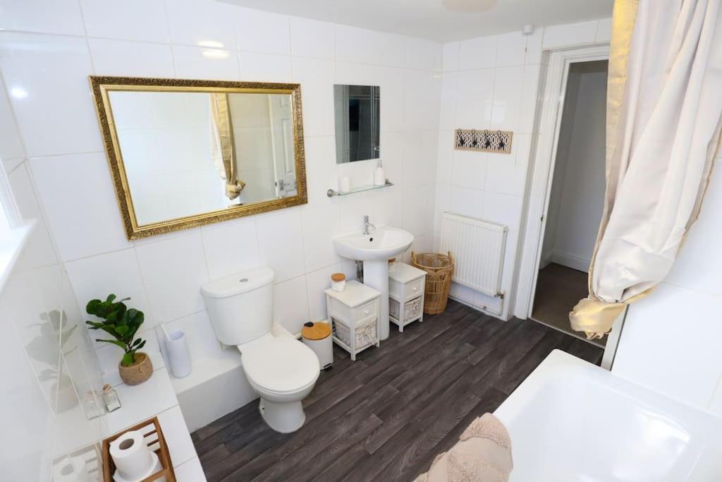 New Sunset Square Eastbourne 2 Bed Apartment, Long Stay Welcome Buitenkant foto