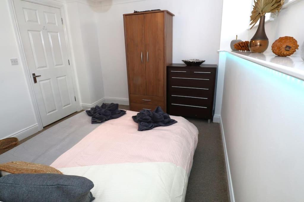 New Sunset Square Eastbourne 2 Bed Apartment, Long Stay Welcome Buitenkant foto