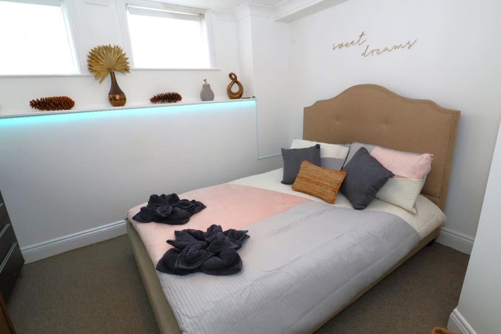 New Sunset Square Eastbourne 2 Bed Apartment, Long Stay Welcome Buitenkant foto