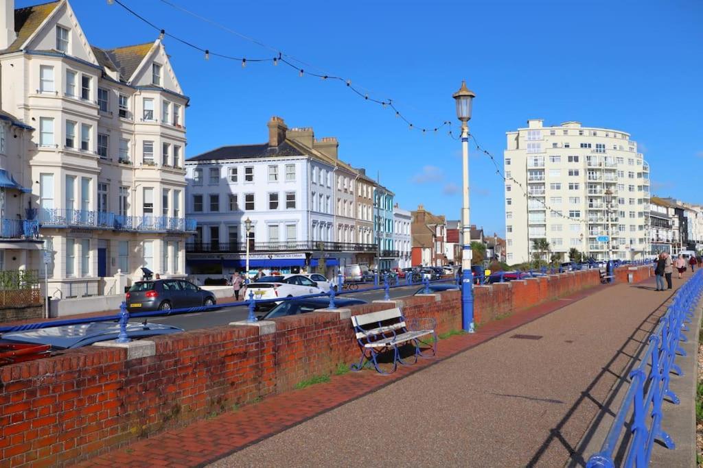 New Sunset Square Eastbourne 2 Bed Apartment, Long Stay Welcome Buitenkant foto